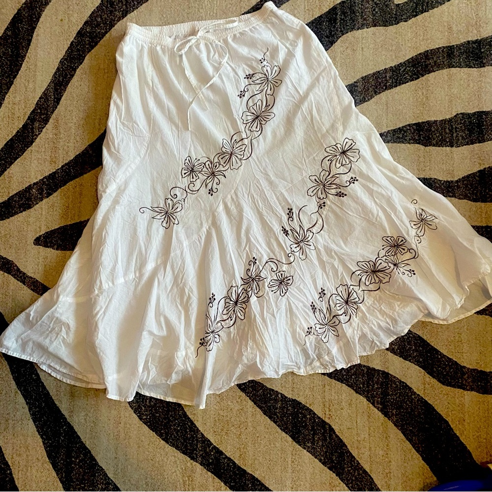 Y2K Cottagecore coquette midi length white skirt size large